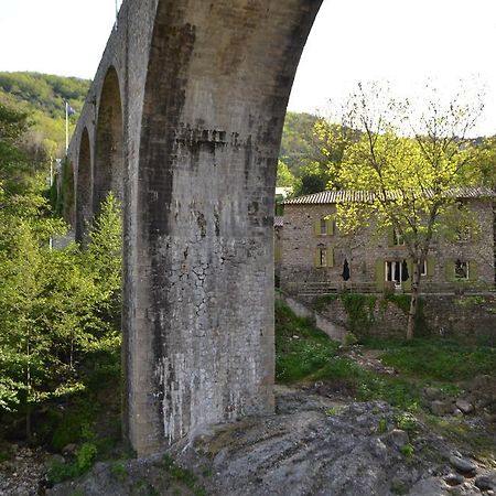 Bed and Breakfast Maison Sous Le Pont Meyras Exteriér fotografie