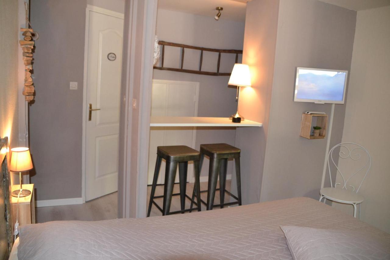 Bed and Breakfast Maison Sous Le Pont Meyras Exteriér fotografie