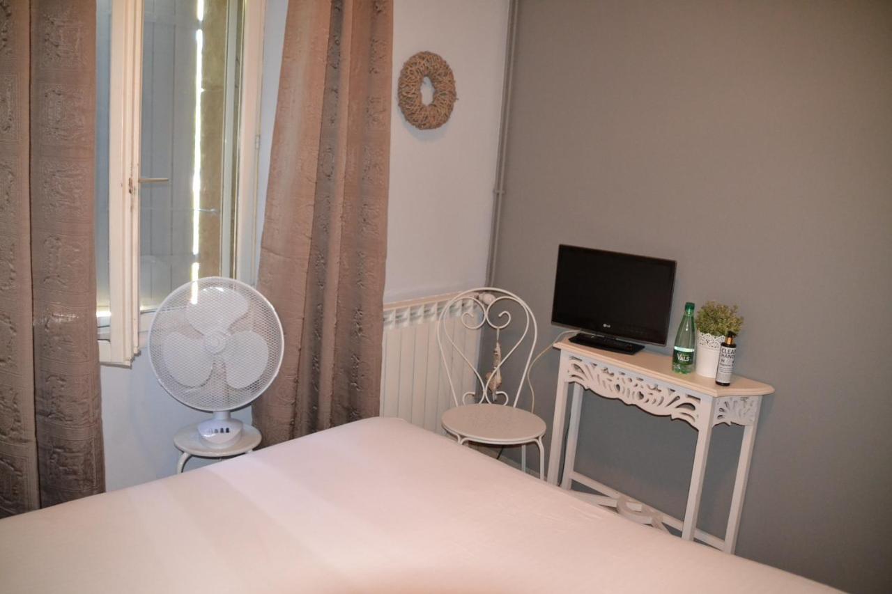 Bed and Breakfast Maison Sous Le Pont Meyras Exteriér fotografie