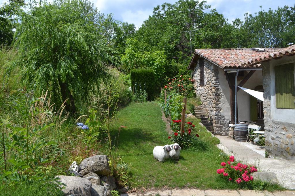 Bed and Breakfast Maison Sous Le Pont Meyras Exteriér fotografie